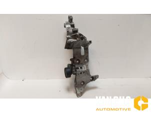 Gebruikte Dynamosteun boven Volkswagen Touran (5T1) 2.0 TDI 150 Prijs op aanvraag aangeboden door Van Gils Automotive