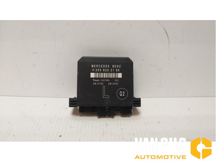 Gebruikte Deur module Mercedes C Combi (S203) 1.8 C-180K 16V Prijs € 40,00 Margeregeling aangeboden door Van Gils Automotive