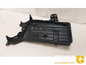 Gebruikte Accubak Volkswagen Touran (5T1) Prijs op aanvraag aangeboden door Van Gils Automotive