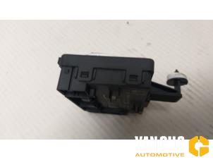 Central electronic module van een Audi A4 Avant (B9) 2.0 40 T MHEV 16V 2018