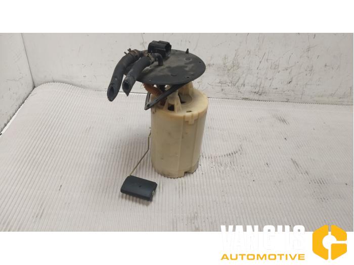Gebruikte Tank element Pomp Kia Carnival 2 (FIB/FLD) 2.5 V6 24V Prijs € 60,00 Margeregeling aangeboden door Van Gils Automotive
