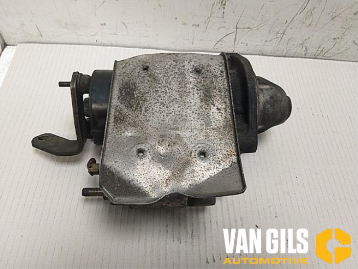 Gebruikte Startmotor Volkswagen Passat (3B2) 1.6 Prijs € 35,00 Margeregeling aangeboden door Van Gils Automotive