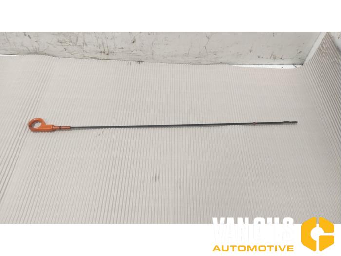 Gebruikte Olie Peilstok Skoda Citigo 1.0 12V Prijs € 30,00 Margeregeling aangeboden door Van Gils Automotive