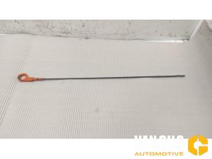 Gebruikte Olie Peilstok Skoda Citigo 1.0 12V Prijs € 30,00 Margeregeling aangeboden door Van Gils Automotive