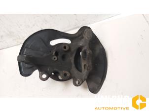 Gebruikte Asschenkel links-voor Mercedes C (W203) 2.2 C-200 CDI 16V Prijs € 65,00 Margeregeling aangeboden door Van Gils Automotive