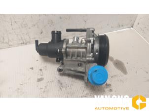 Gebruikte Waterpomp Mercedes B (W246) 2.1 B-220 CDI BlueEFFICIENCY,d 16V Prijs € 164,56 Inclusief btw aangeboden door Van Gils Automotive