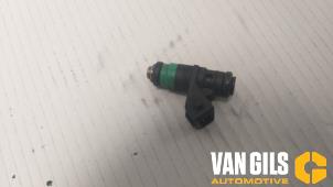 Gebruikte Injector (benzine injectie) Renault Laguna II (BG) 2.0 16V Prijs € 30,00 Margeregeling aangeboden door Van Gils Automotive
