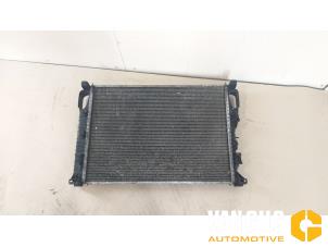 Gebruikte Radiateur Mercedes E (W211) 2.2 E-200 CDI 16V Prijs € 65,00 Margeregeling aangeboden door Van Gils Automotive