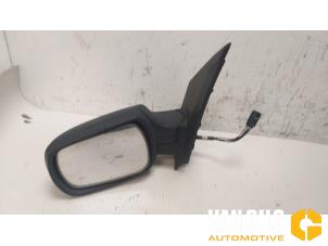 Gebruikte Spiegel Buiten links Ford Fusion 1.6 16V Prijs € 50,00 Margeregeling aangeboden door Van Gils Automotive