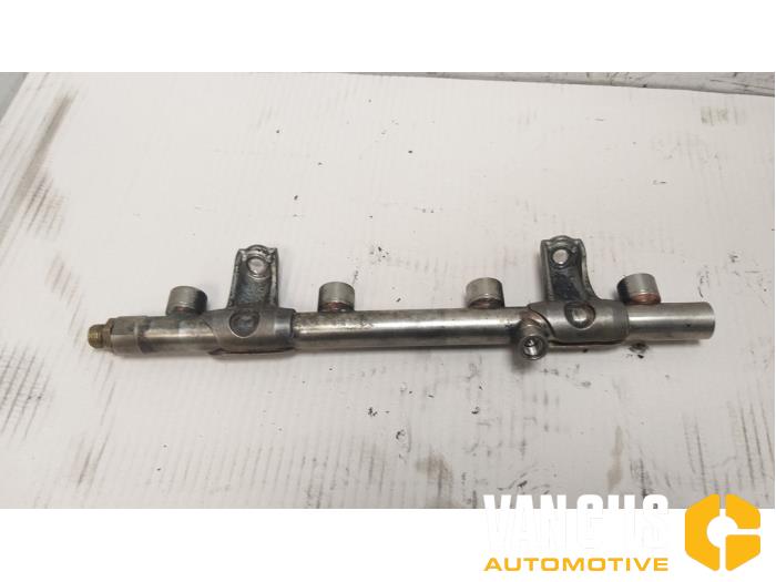 Gebruikte Injector brug Audi A4 Avant (B9) 2.0 40 T MHEV 16V Prijs € 49,99 Margeregeling aangeboden door Van Gils Automotive