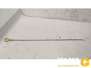 Gebruikte Olie Peilstok Ford Fiesta 6 (JA8) 1.0 SCI 12V 80 Prijs € 30,00 Margeregeling aangeboden door Van Gils Automotive