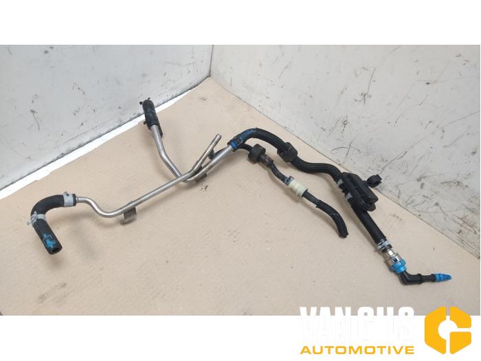 Gebruikte Brandstofleiding Volkswagen Arteon (3HAB) 2.0 TDI BiTurbo 16V 4Motion Prijs € 48,40 Inclusief btw aangeboden door Van Gils Automotive