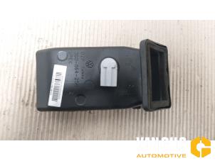 Gebruikte Luchtgeleider Volkswagen Passat Variant (3G5) 1.4 TSI 16V Prijs op aanvraag aangeboden door Van Gils Automotive