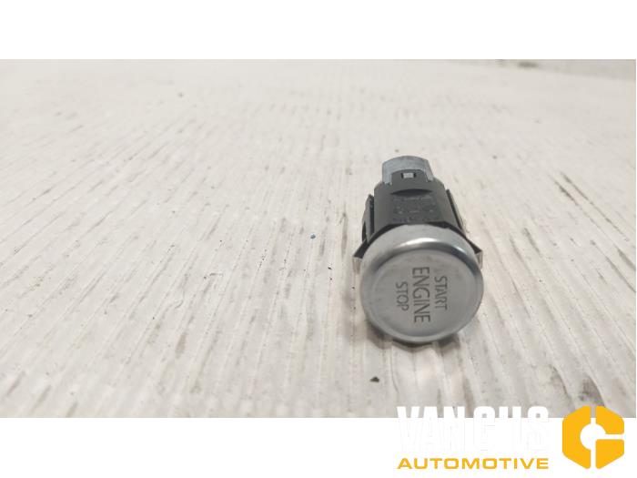 Start/Stop schakelaar van een Volkswagen Passat Variant (3G5) 1.4 TSI 16V 2017