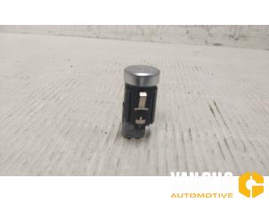 Gebruikte Start/Stop schakelaar Volkswagen Passat Variant (3G5) 1.4 TSI 16V Prijs op aanvraag aangeboden door Van Gils Automotive