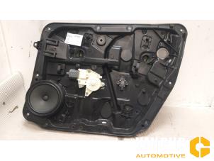 Gebruikte Ruitmechaniek 4Deurs rechts-voor Mercedes B (W246) 2.1 B-200 CDI BlueEFFICIENCY, B-200d 16V Prijs € 110,11 Inclusief btw aangeboden door Van Gils Automotive