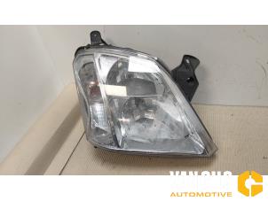 Gebruikte Rechter Koplamp Opel Meriva 1.6 Prijs € 65,00 Margeregeling aangeboden door Van Gils Automotive
