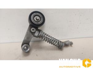 Gebruikte Spanrol Multiriem Mercedes B (W246) Prijs € 36,30 Inclusief btw aangeboden door Van Gils Automotive