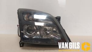 Gebruikte Rechter Koplamp Opel Vectra C GTS 2.2 DIG 16V Prijs € 65,00 Margeregeling aangeboden door Van Gils Automotive
