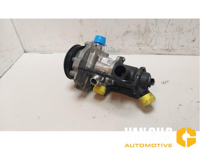 Waterpomp van een Mercedes-Benz B (W246/W242)