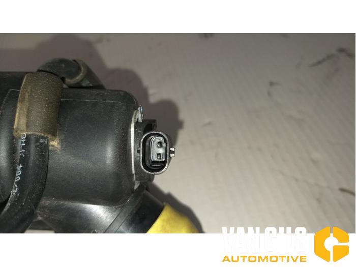 Waterpomp van een Mercedes-Benz B (W246/W242)