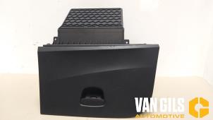 Gebruikte Dashboardkastje Seat Ibiza ST (6J8) 1.2 TDI Ecomotive Prijs € 30,00 Margeregeling aangeboden door Van Gils Automotive