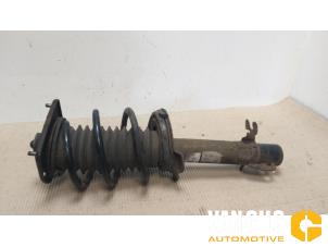 Gebruikte Mac Phersonpoot rechts-voor BMW Mini One/Cooper (R50) 1.6 16V One Prijs € 75,00 Margeregeling aangeboden door Van Gils Automotive