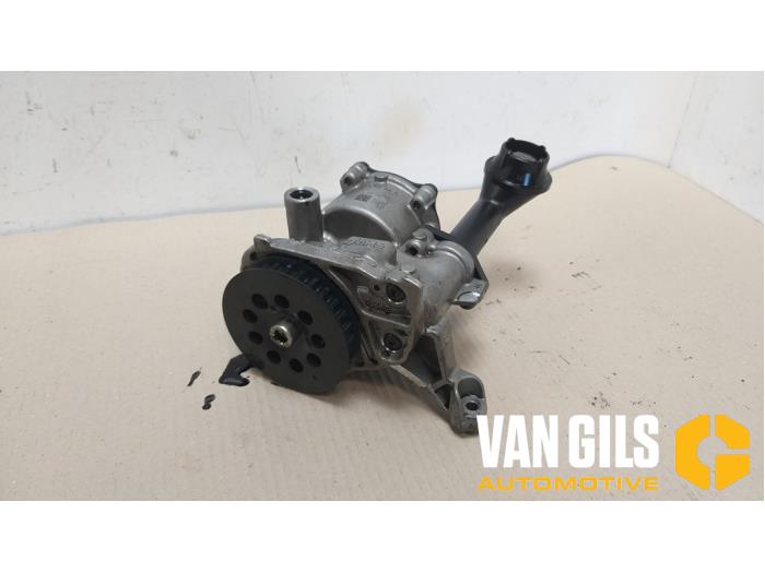 Gebruikte Oliepomp Volkswagen Touran (5T1) 2.0 TDI 150 Prijs € 149,99 Margeregeling aangeboden door Van Gils Automotive