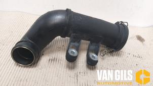 Gebruikte Intercooler Buis Mercedes CLK (C208) 2.0 200K Evo 16V Prijs € 35,00 Margeregeling aangeboden door Van Gils Automotive