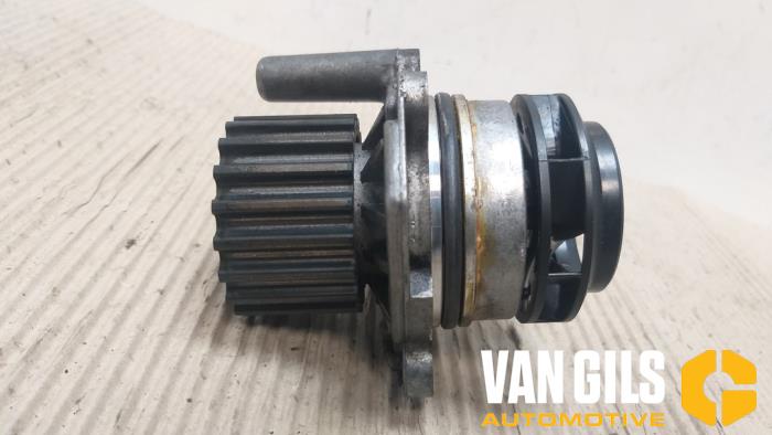 Gebruikte Waterpomp Audi A4 Avant (B8) 2.0 TDI 16V Prijs € 30,00 Margeregeling aangeboden door Van Gils Automotive