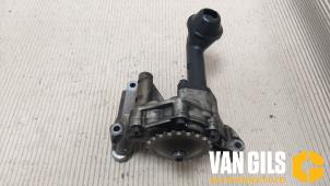 Gebruikte Oliepomp Volkswagen Touran (1T1/T2) 1.9 TDI 105 Euro 3 Prijs € 45,00 Margeregeling aangeboden door Van Gils Automotive