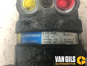 Pomp Airco van een Daewoo Nubira (J100) 2.0 16V 2000