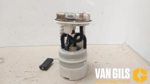 Gebruikte Brandstofpomp Elektrisch Renault Twingo II (CN) 1.2 16V Prijs € 45,00 Margeregeling aangeboden door Van Gils Automotive