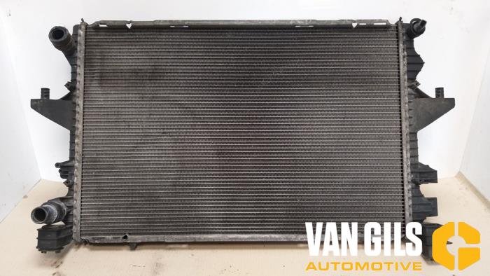 Gebruikte Radiateur Volkswagen Multivan T5 (7E/7HC/7HF/7HM) 2.5 TDi Prijs € 55,00 Margeregeling aangeboden door Van Gils Automotive
