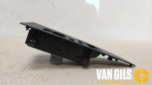 Gebruikte Elektrisch Raam Schakelaar Seat Leon (1P1) 1.8 TSI 16V Prijs € 30,00 Margeregeling aangeboden door Van Gils Automotive