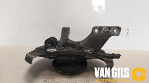 Gebruikte Fusee links-voor Saab 9-3 II Sport Sedan (YS3F) 1.9 TiD Prijs € 65,00 Margeregeling aangeboden door Van Gils Automotive
