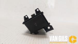 Gebruikte Bekerhouder Ford Mondeo III Wagon Prijs € 30,00 Margeregeling aangeboden door Van Gils Automotive