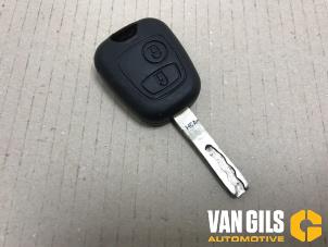 Gebruikte Sleutel Peugeot 307 (3A/C/D) 2.0 16V Prijs € 30,00 Margeregeling aangeboden door Van Gils Automotive