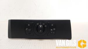 Gebruikte Licht Schakelaar BMW 5 serie (E60) 530d 24V Prijs € 35,00 Margeregeling aangeboden door Van Gils Automotive