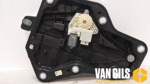Gebruikte Ruitmechaniek 4Deurs links-achter Volkswagen ID.3 (E11) 1st Prijs € 110,00 Margeregeling aangeboden door Van Gils Automotive