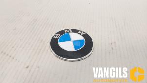 Gebruikte Embleem BMW 3 serie (F30) 320d 2.0 16V EfficientDynamicsEdition Prijs op aanvraag aangeboden door Van Gils Automotive