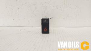 Gebruikte Alarmlicht Schakelaar Volvo 850 2.5i GLE 10V Prijs € 30,00 Margeregeling aangeboden door Van Gils Automotive