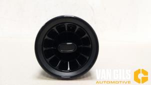 Gebruikte Luchtrooster Dashboard Mercedes Sprinter 5t (907.6) 519 CDI 3.0 V6 24V RWD Prijs € 30,00 Margeregeling aangeboden door Van Gils Automotive