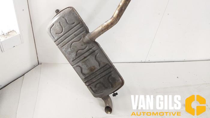 Uitlaat Einddemper van een Mercedes-Benz B (W246) 1.6 B-180 BlueEFFICIENCY Turbo 16V 2012