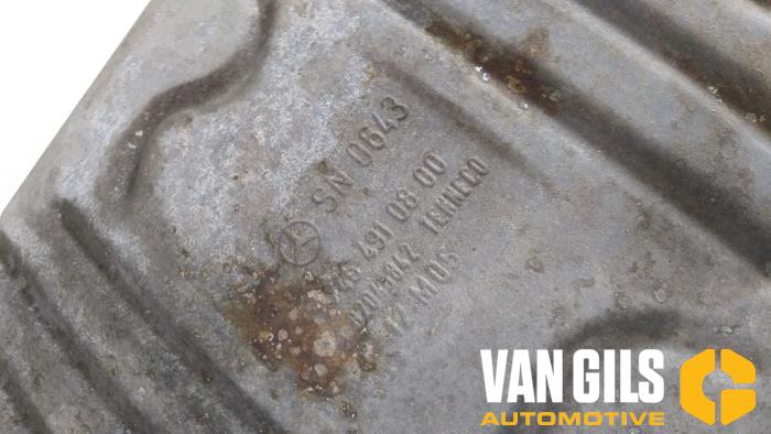 Uitlaat Einddemper van een Mercedes-Benz B (W246) 1.6 B-180 BlueEFFICIENCY Turbo 16V 2012