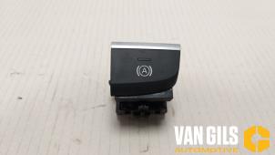 Gebruikte Schakelaar handrem Audi A3 Sportback (8VA/8VF) 1.4 16V g-tron Prijs € 30,00 Margeregeling aangeboden door Van Gils Automotive