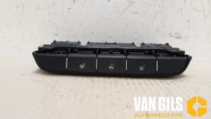 Gebruikte Stoelverwarmings Schakelaar Kia Proceed (CD) 1.4 T-GDI 16V Prijs € 49,99 Margeregeling aangeboden door Van Gils Automotive