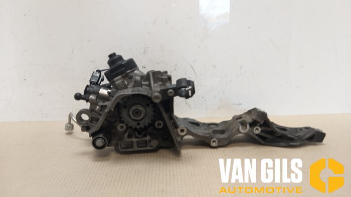 Gebruikte Dieselpomp Volkswagen Touran (5T1) 2.0 TDI 150 Prijs € 199,99 Margeregeling aangeboden door Van Gils Automotive