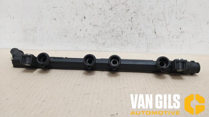 Gebruikte Injector brug Fiat Grande Punto (199) 1.4 Prijs € 30,00 Margeregeling aangeboden door Van Gils Automotive
