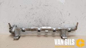 Gebruikte Injector brug Ford Fiesta 5 (JD/JH) 1.4 16V Prijs € 50,00 Margeregeling aangeboden door Van Gils Automotive